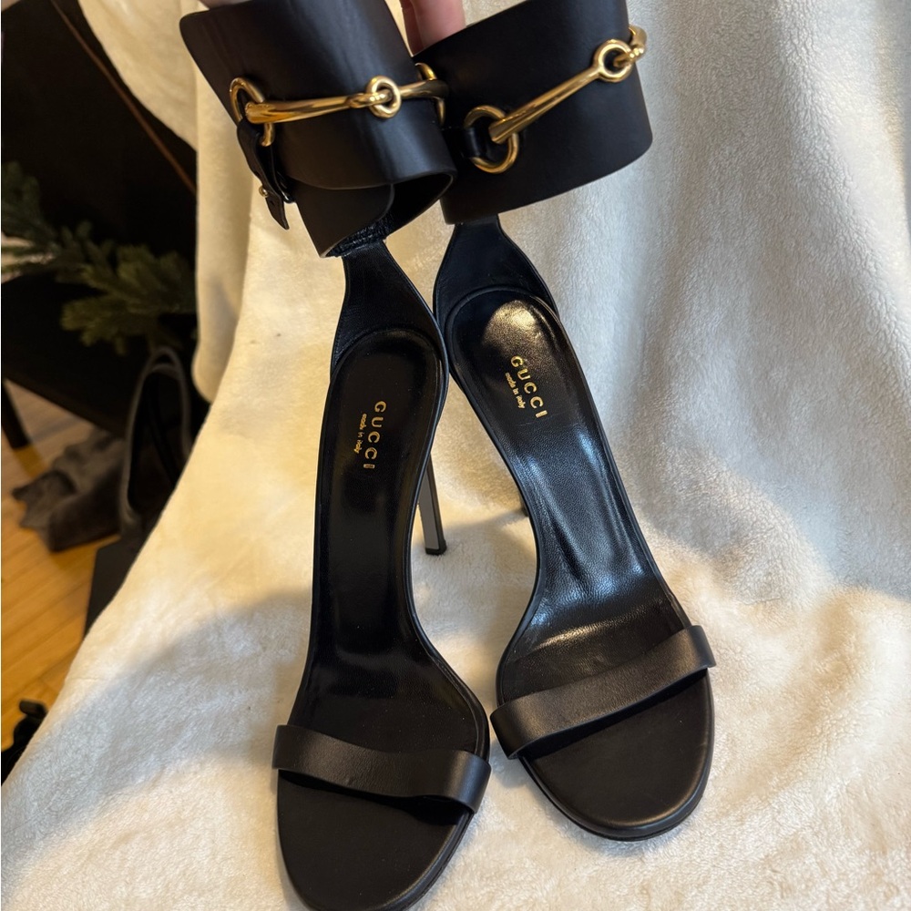 Gucci Black and Gold Women's Heels With Dustbag